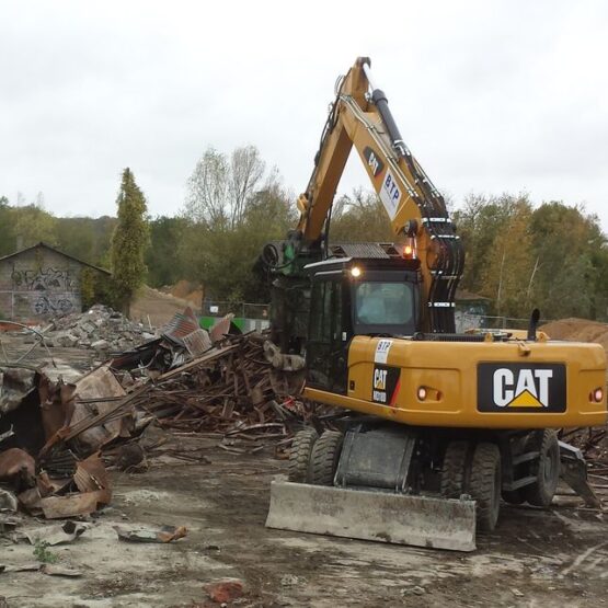 Caterpillar M318