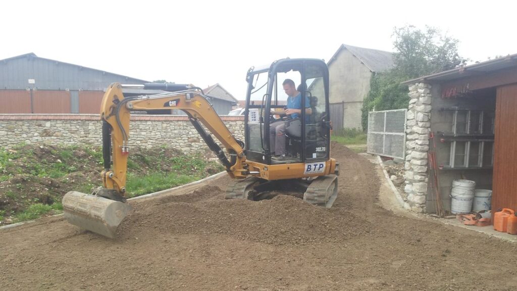 Caterpillar 302.7