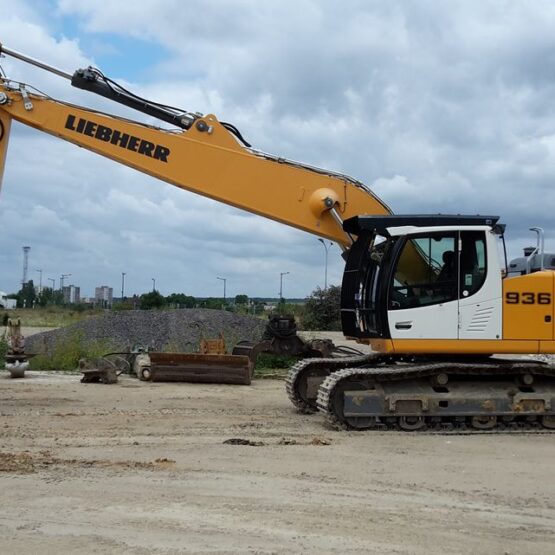 Liebherr R936